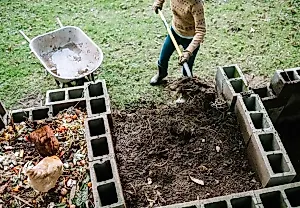 Опасные добавки в компосте: что нельзя класть и почему