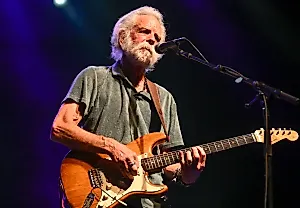 Бобби Уир намекнул на возможность воссоединения Grateful Dead в трио на 60-летний юбилей