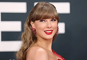 Почему у «The Life of a Showgirl» Тейлор Свифт не было шанса повторить успех «The Eras Tour»