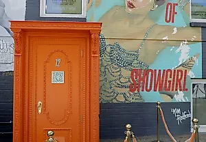 Тейлор Свифт и AI на "Showgirl": разочарование фанатов