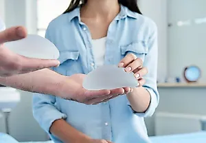 Грудные импланты и мышцы: сразу есть эффект?