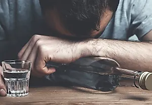 Тупеешь – больше пьёшь?