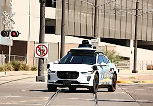 DoorDash начнет использовать роботакси Waymo для доставки в Финиксе