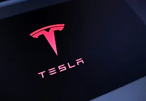Tesla вновь представила режим 'Mad Max' в системе автопилота
