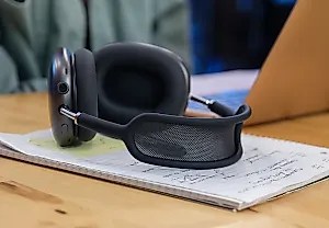 Apple возвращает безпотерный звук в AirPods Max — радостные смайлы на ваших ушах!