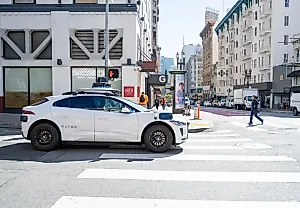 Автопилот Waymo под прицелом из-за школьного автобуса