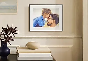 Aura показала сверхтонкую цветную фоторамку на e-ink