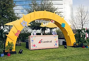 Carnival Cruise Line Превращает SXSW в Тропический Рай