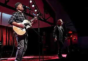 U2 получает премию Вуди Гатри 2025