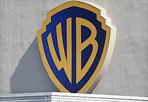 Техногиганты охотятся за Warner Bros.: Netflix, Apple и Amazon в битве за медиа-империю