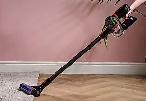 Dyson V8 Cyclone: идеальный "бюджетный" пылесос или лукавство бренда?