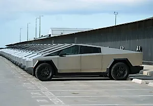 ФБР занялась «Mad Max» от Tesla: режим нарушает ПДД?