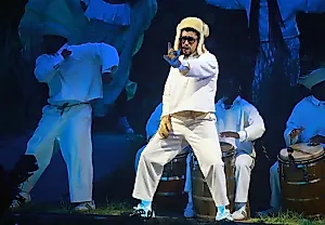 Jay-Z вступился за Bad Bunny после критики участия в Супербоуле