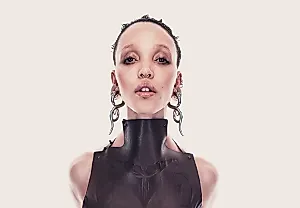 FKA Twigs Отменяет Концерты в Северной Америке из-за Визовых Проблем