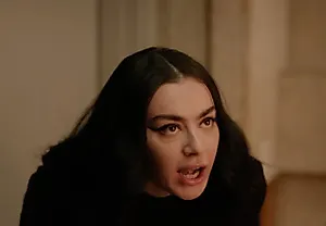 Charli XCX взбешена и не собирается петь свой хит: "Вы шутите!"