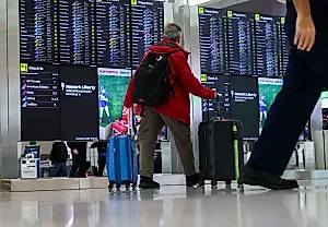 Массовые отмены рейсов: FAA сокращает полёты из-за шатдауна