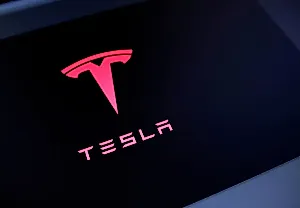 Musk официально на триллион: акционеры Tesla устроили новый аттракцион невиданной щедрости