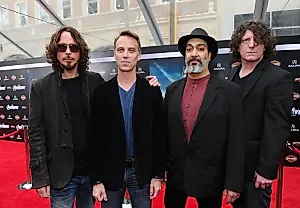 Джим Керри и Soundgarden: рок-н-ролл постоянно удивляет