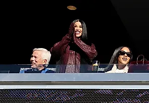 Cardi B празднует победу Stefon Diggs в важном матче NFL