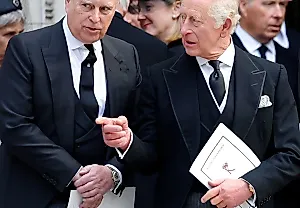 Секретная сделка между Чарльзом и Эндрю: спасение дочерей в обмен на титулы