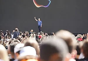Тим Кук уходит с поста CEO Apple?