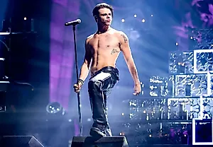 Доктор отменяет тур Yungblud на 2025 год: "Сломано сердце"