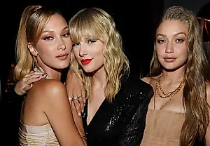 Белла Хадид призналась в зависимости от трека Taylor Swift 'The Fate of Ophelia'
