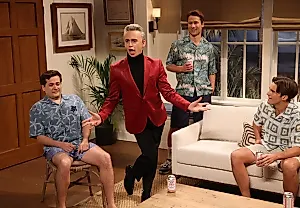 Пять лучших скетчей SNL с Гленом Пауэллом