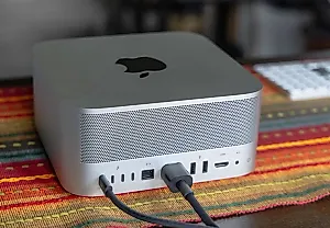 Apple объединяет Mac: macOS Tahoe 26.2 превращает ваши компьютеры в суперкомпьютер ИИ