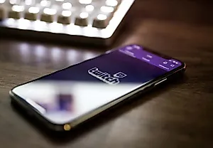 Австралия расширяет запрет на соцсети для детей: теперь и Twitch вне закона