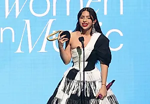 Ángела Агиляр и ее иммигрантская одиссея: Взлеты и падения на Billboard Women in Music