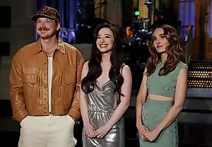 Морган Уоллен в стиле "пока-пока": Свалил со сцены SNL, как будто смывается в туалет!