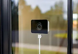 Wyze представила необычную домашнюю камеру для окон