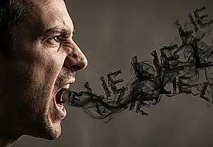 Почему люди защищают явную ложь?