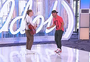 Эмоции на сцене: Бэйли Литтрелл заставил папу плакать на "American Idol"