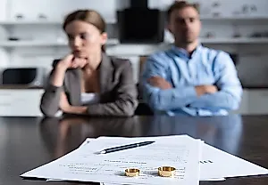Связь детского развода и инсульта у пожилых