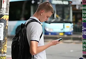 Суд заблокировал закон Луизианы о проверке возраста в соцсетях