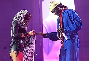 Young Thug сделал предложение Mariah the Scientist на сцене: подробности помолвки и история их романа