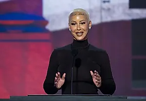 Эмбер Роуз вступилась за Ники Минаж за поддержку Трампа и AmericaFest
