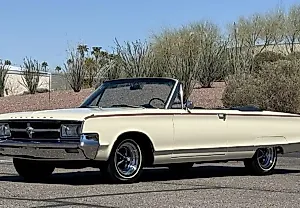 Красота в закате: 1965 Chrysler 300-L Convertible смотрит на нас с иронией!