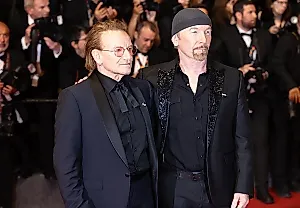 U2 исполнили акустическую программу для Woody Guthrie Prize