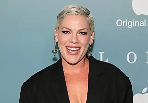 P!nk встречает Новый год в больнице и делится личным откровением
