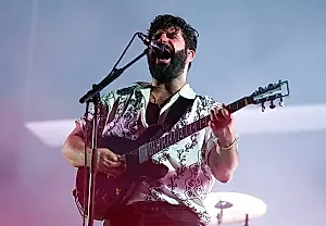 Foals намекнули на новый альбом: «2026…Год Огненной Лошади»