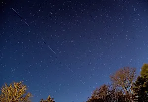 Starlink снижает орбиты спутников против космического мусора