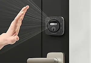 Два биометрических датчика: новый замок Ultraloq Bolt Sense открывает дверь по лицу и венам на ладони