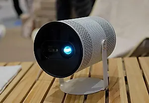 Проектор Samsung Freestyle+ — ярче, умнее, наглее