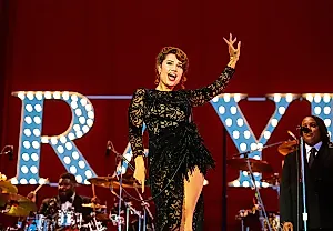 RAYE добилась рекорда в Billboard Hot 100 с треком ‘Where Is My Husband!’