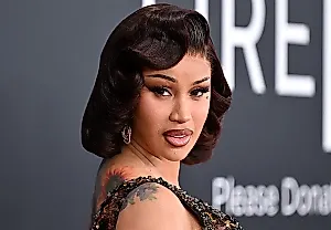 Cardi B: чемодан денег и новые пляски на сцене