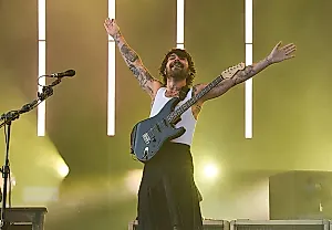 Biffy Clyro жгут в Белфасте: как прошёл старт их самого большого тура Futique