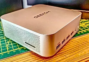 Geekom A7 Max: Большой потенциал в маленьком корпусе с ложкой дегтя